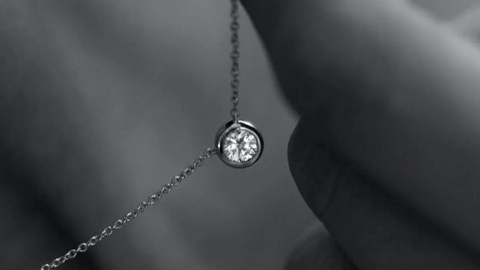 Colar ponto de luz: significado e como usar