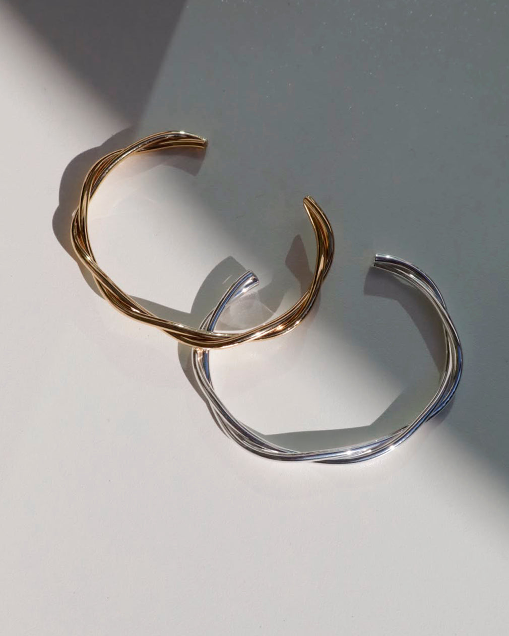 BRACELETE FIO TORCIDO